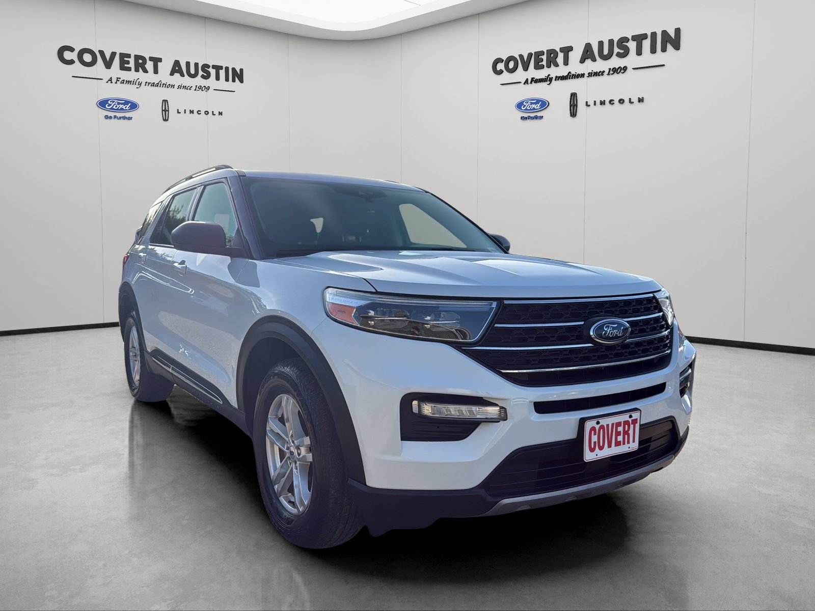Certified 2023 Ford Explorer XLT w/ Equipment Group 202A AWD/4WD image 6