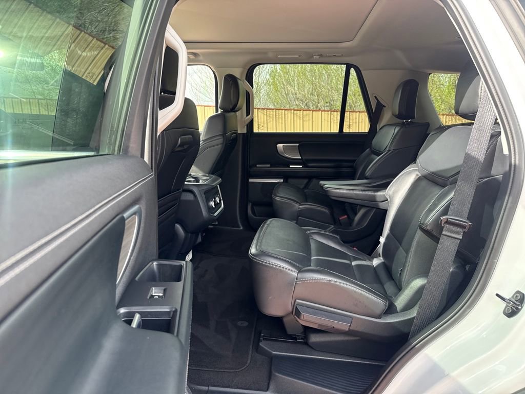Certified 2025 Ford Expedition Platinum AWD/4WD image 17