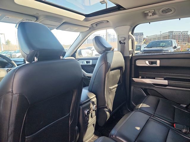 Certified 2023 Ford Explorer Limited w/ Equipment Group 301A AWD/4WD image 24