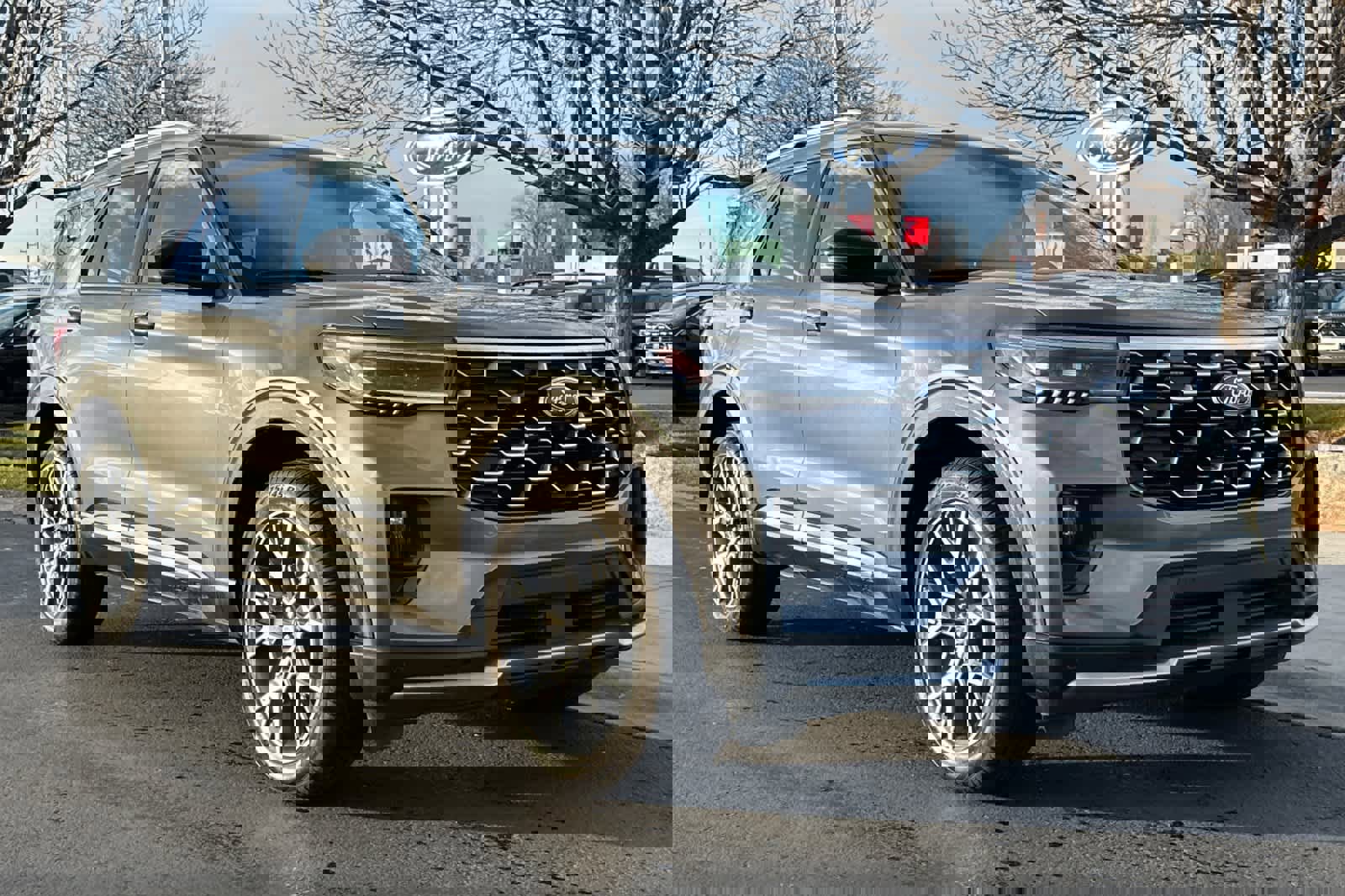 Certified 2025 Ford Explorer Platinum w/ Ultimate Package image 7