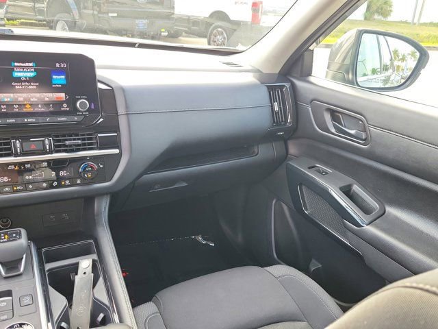Used 2023 Nissan Pathfinder SV image 21