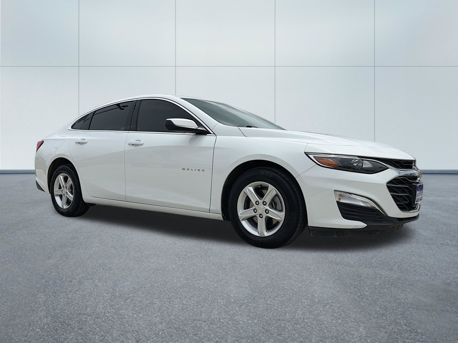Used 2025 Chevrolet Malibu LS w/ LPO, Floor Liner Package FWD image 3