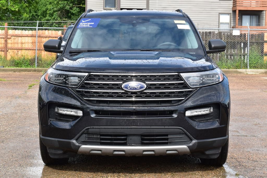 Certified 2024 Ford Explorer XLT w/ Equipment Group 202A AWD/4WD image 2