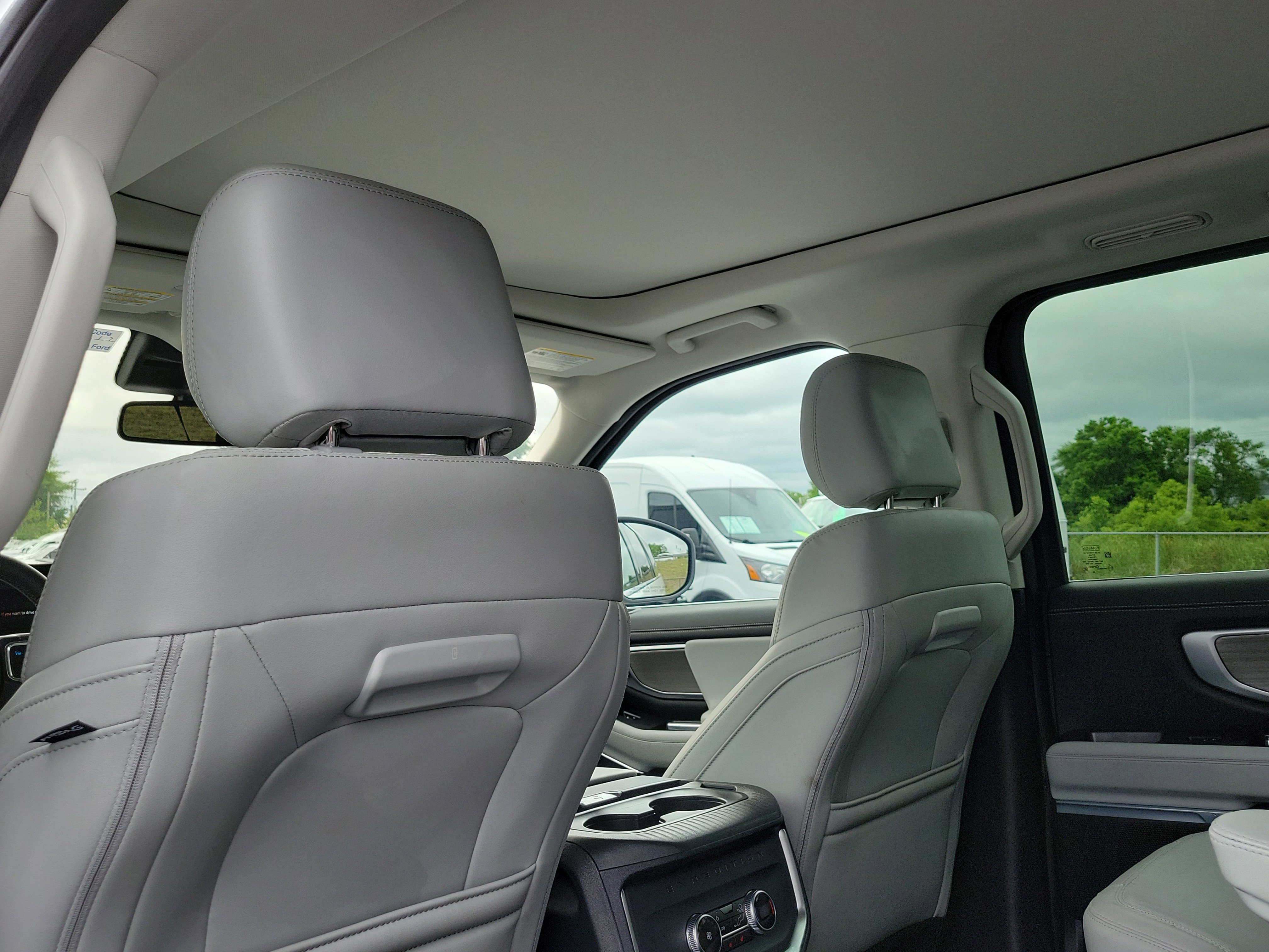 Certified 2025 Ford Expedition Platinum image 15