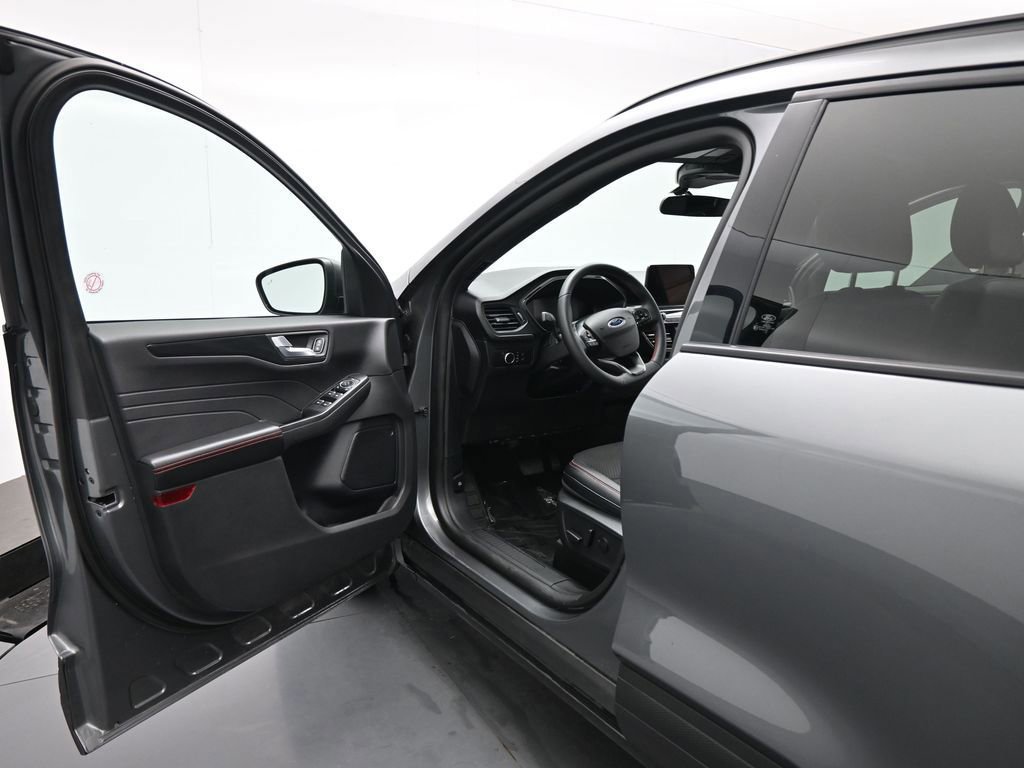 Certified 2025 Ford Escape ST-Line image 36