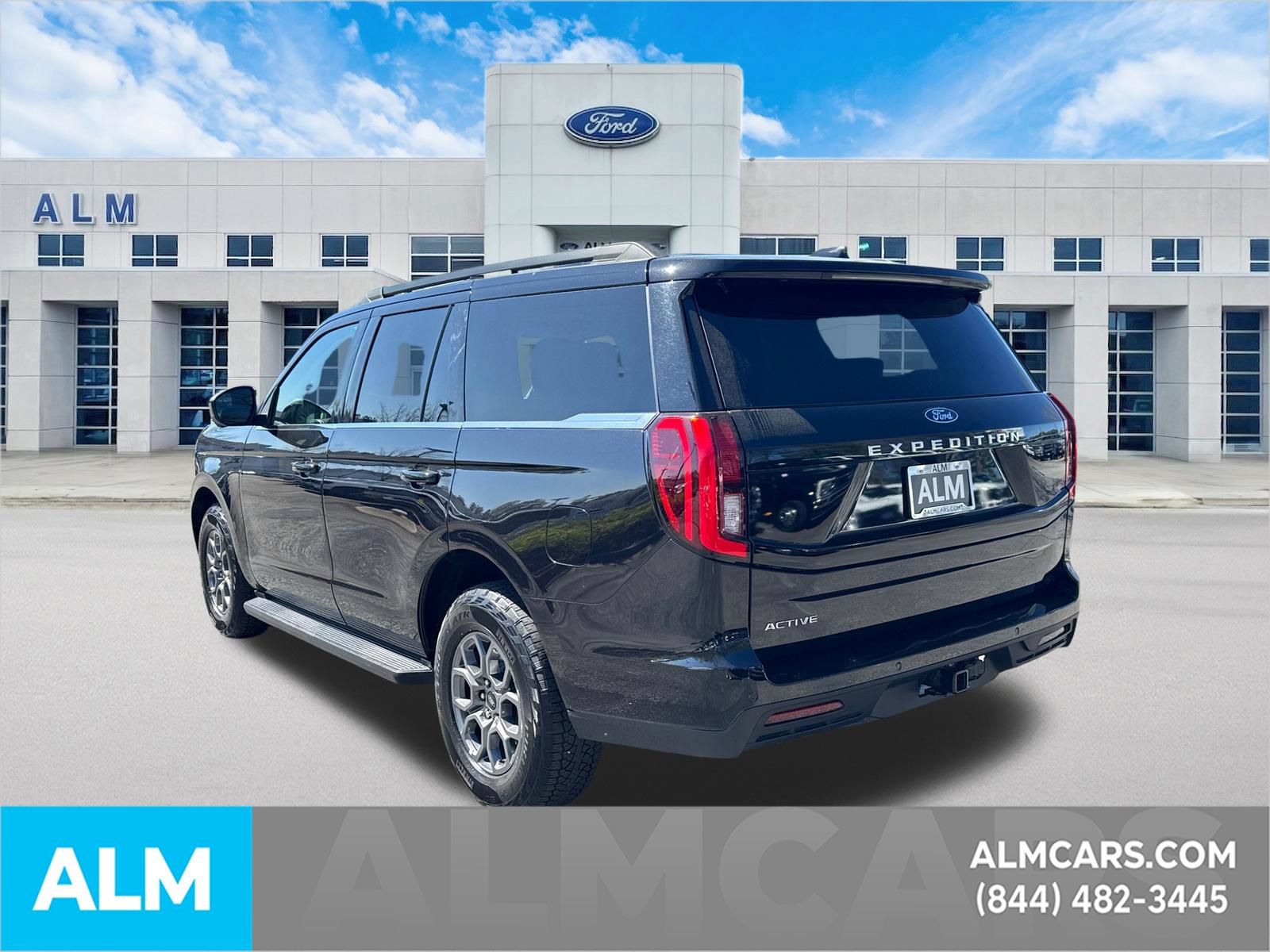 Certified 2025 Ford Expedition Active AWD/4WD image 8