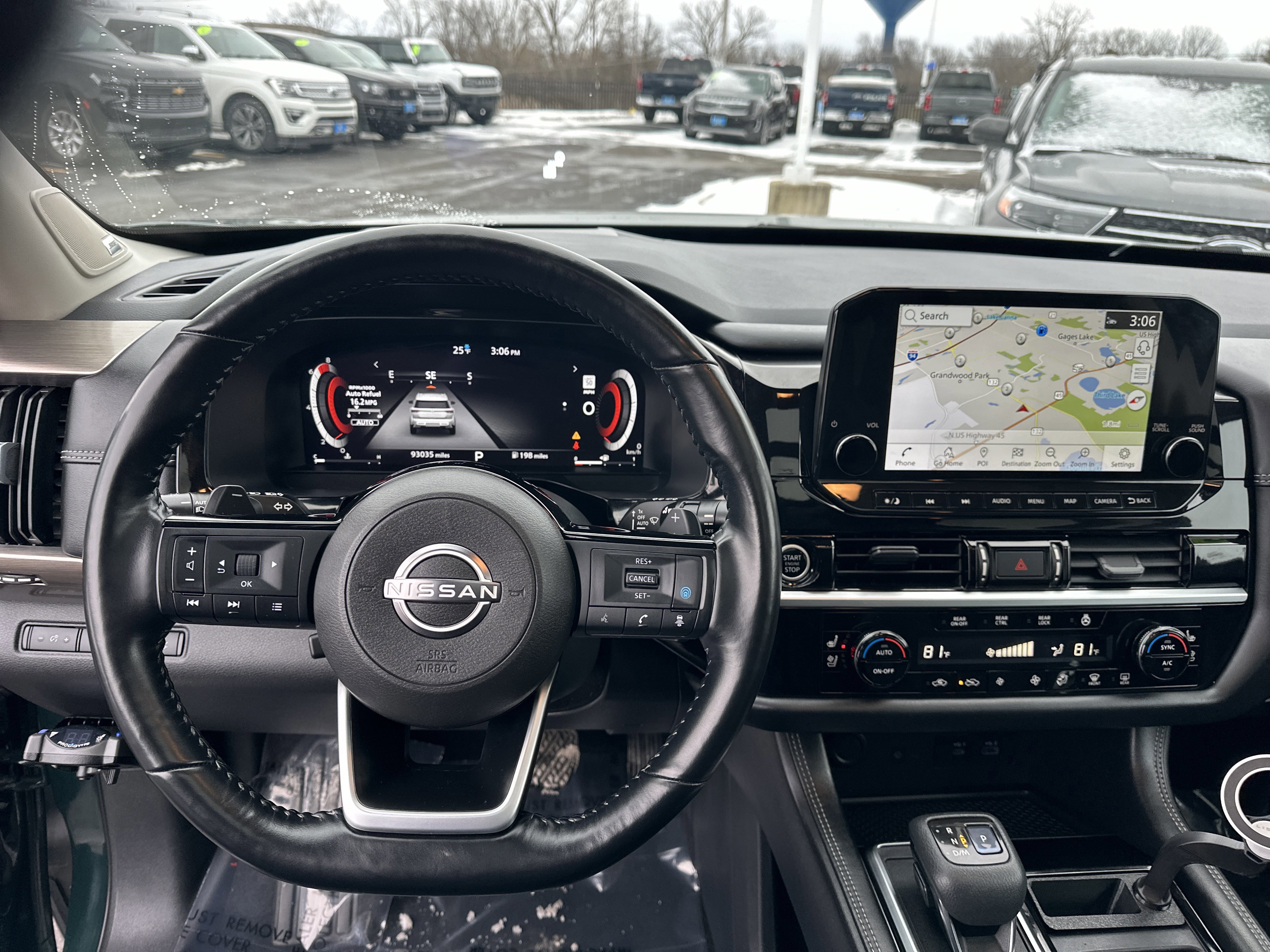 Used 2022 Nissan Pathfinder Platinum w/ Cargo Package image 18