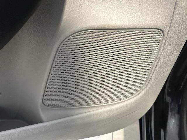 Used 2020 Chrysler Pacifica Touring image 27