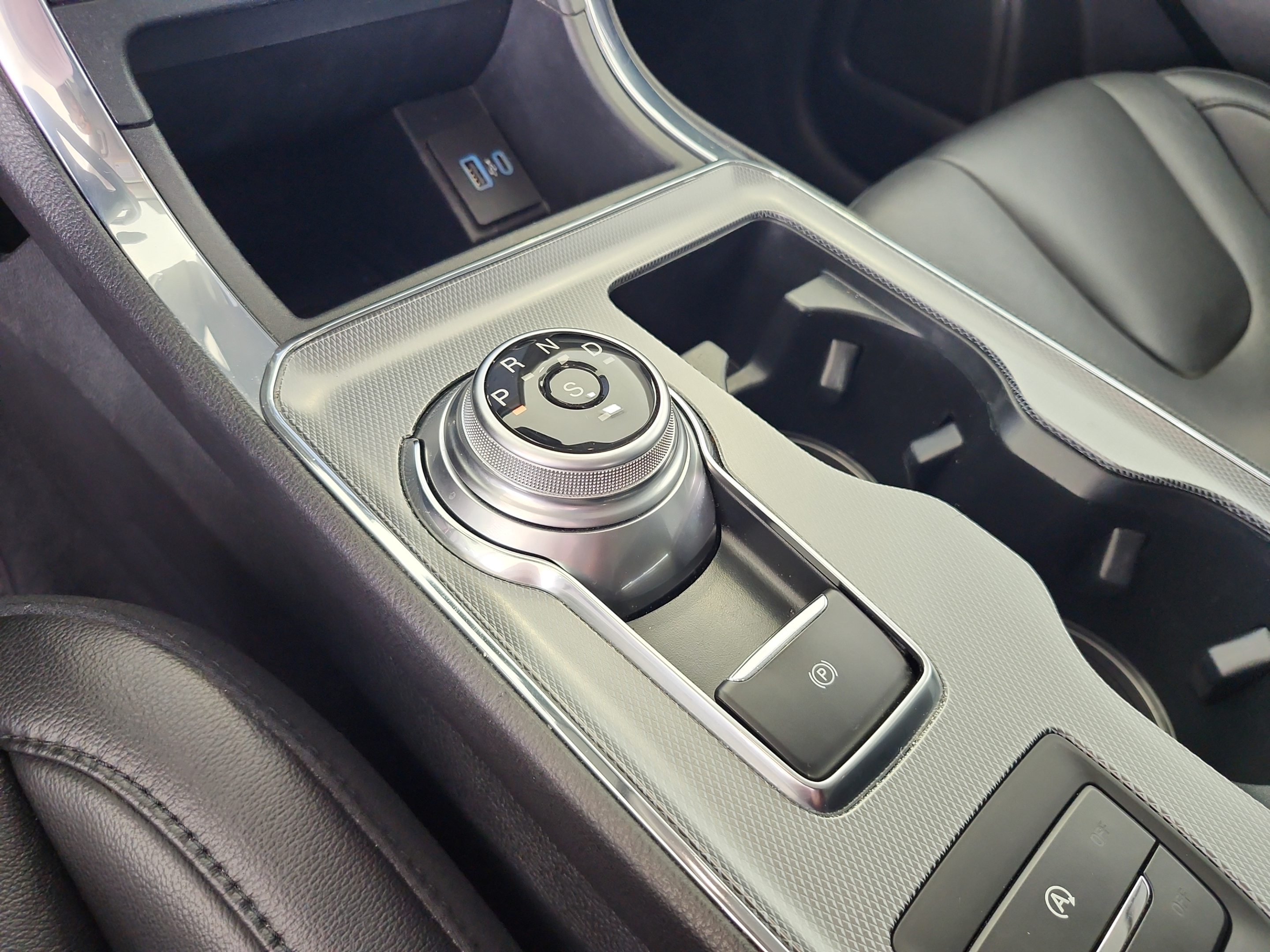 Certified 2021 Ford Edge Titanium FWD image 14