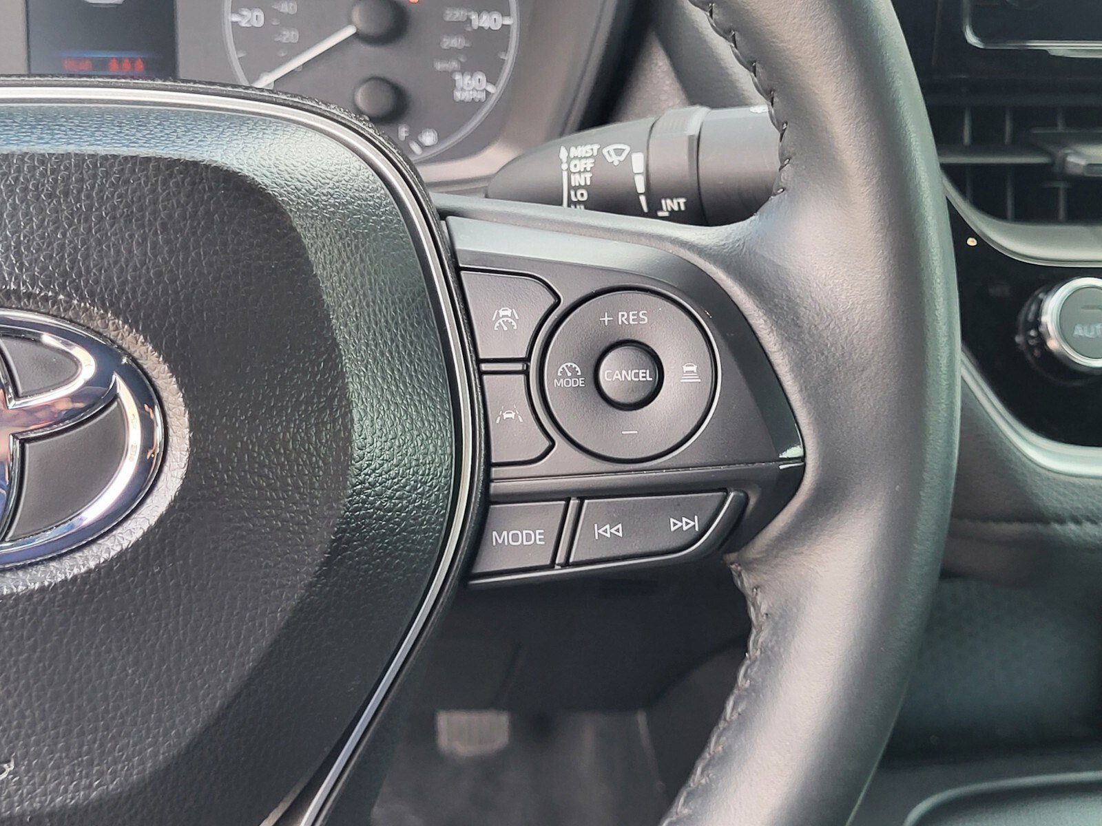 Used 2025 Toyota Corolla SE image 26