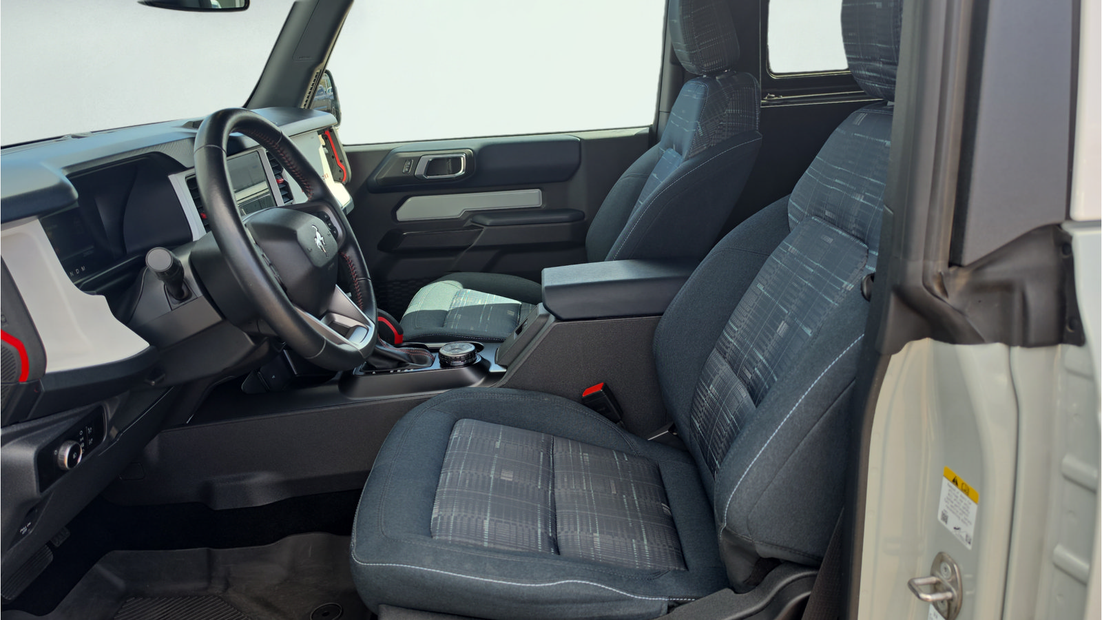 Certified 2024 Ford Bronco Heritage Edition AWD/4WD image 19