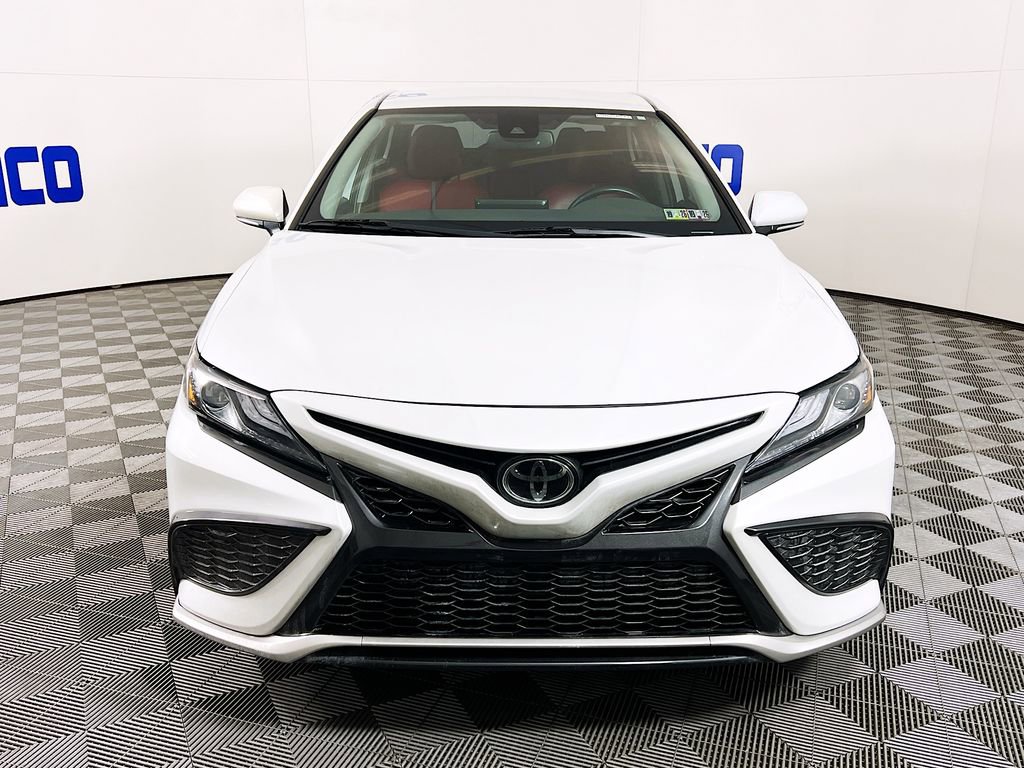 Used 2021 Toyota Camry XSE image 3
