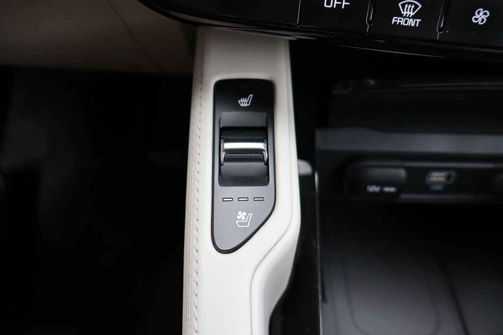 Used 2023 Kia Telluride EX w/ EX Captain's Chair Package AWD/4WD image 26