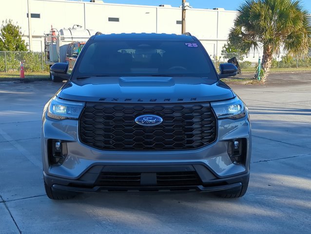 Certified 2025 Ford Explorer ST-Line w/ Premium Package image 7
