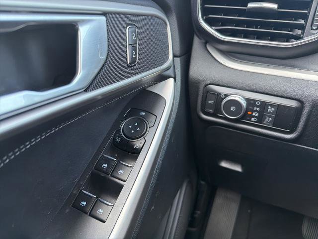 Certified 2022 Ford Explorer XLT w/ Equipment Group 202A image 20