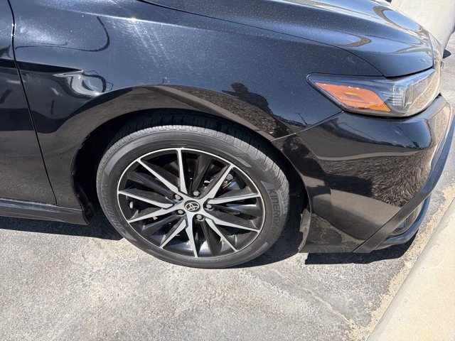 Used 2023 Toyota Camry SE FWD image 4