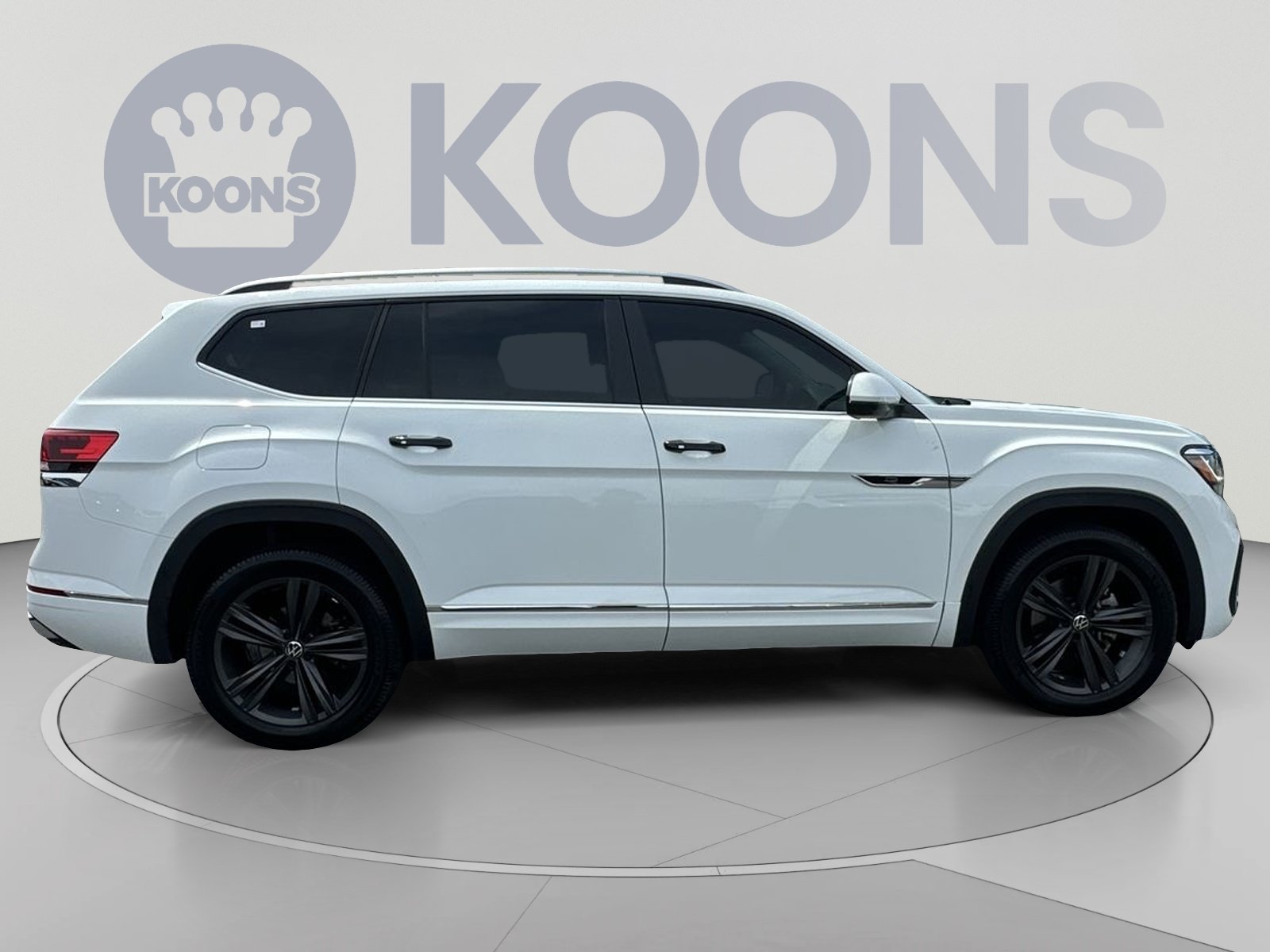 Used 2022 Volkswagen Atlas SEL R-Line AWD/4WD image 12