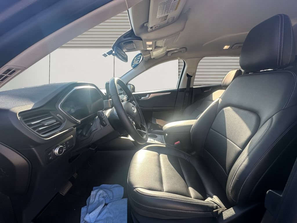 Certified 2022 Ford Escape Titanium FWD image 9