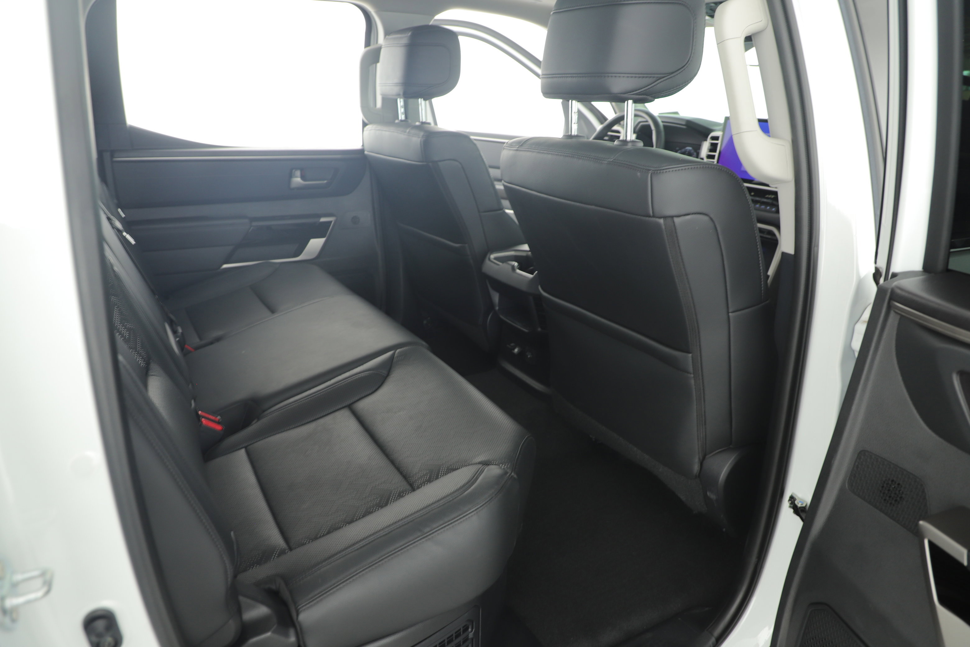 Used 2024 Toyota Tundra Limited image 24