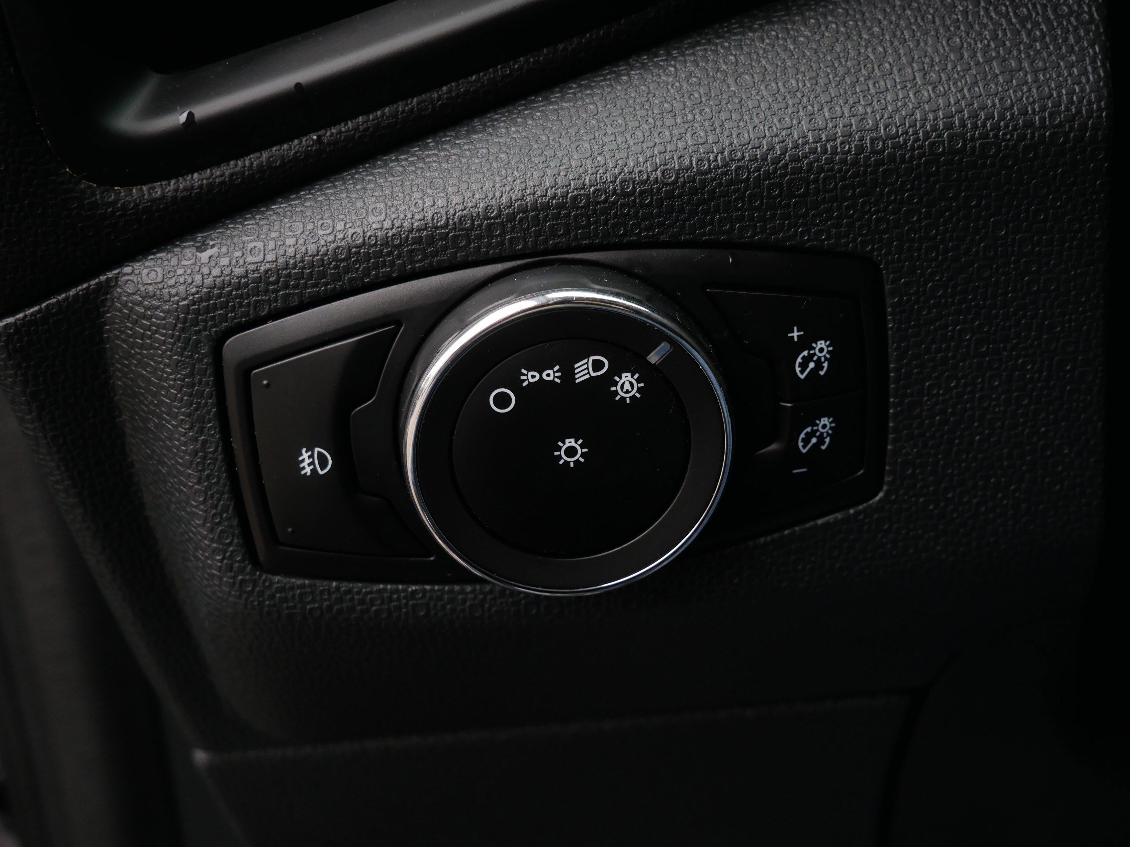Certified 2019 Ford EcoSport SE w/ SE Convenience Package FWD image 26