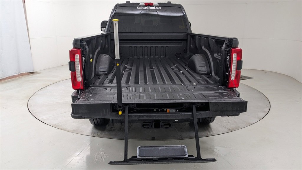 Certified 2023 Ford F250 Lariat w/ Lariat Ultimate Package image 9