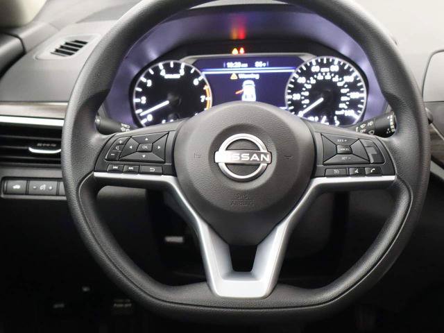 Used 2025 Nissan Altima 2.5 SV FWD image 35