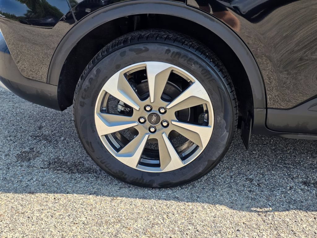 Certified 2025 Ford Escape Platinum AWD/4WD image 12