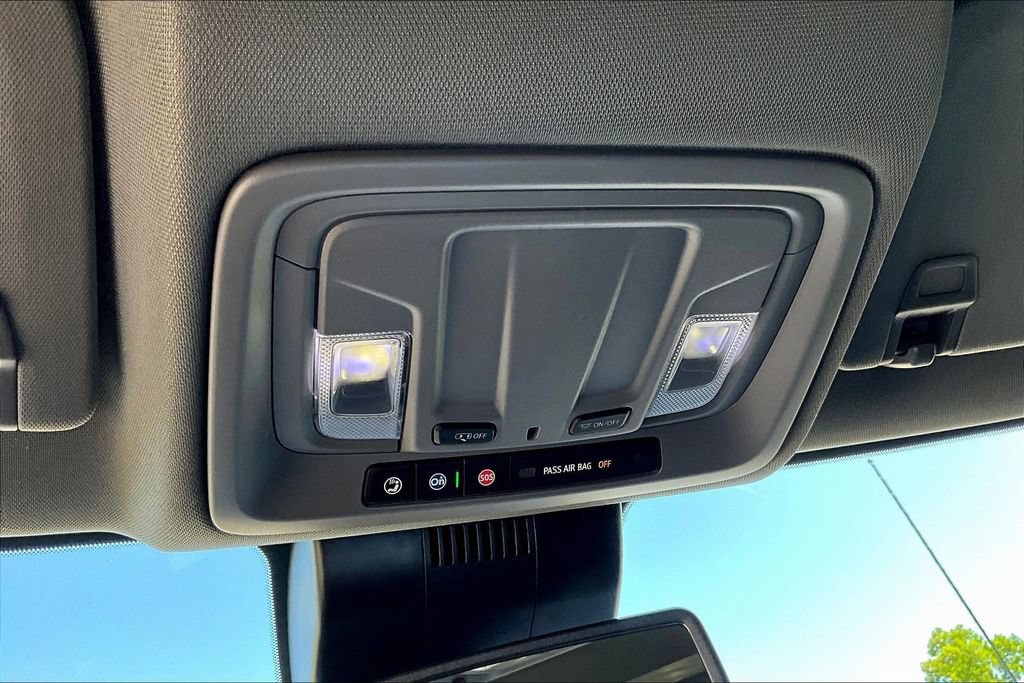 Used 2026 GMC Sierra 1500 SLT AWD/4WD image 18