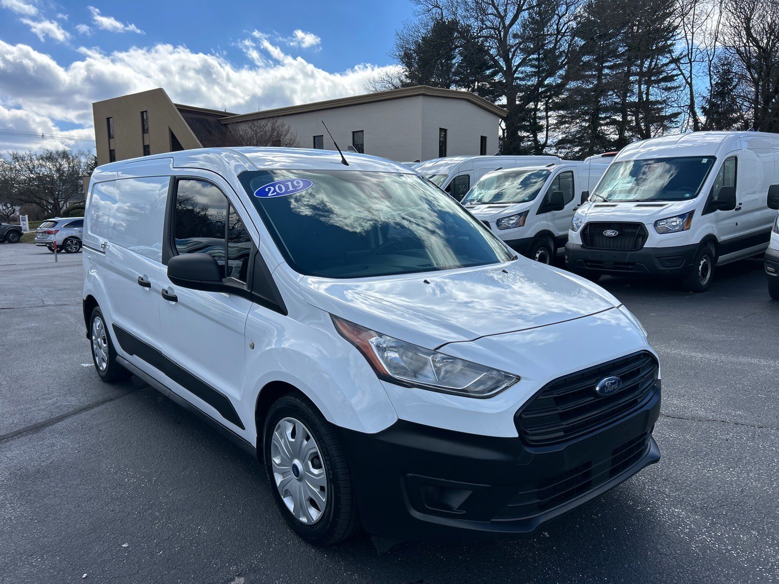 Certified 2019 Ford Transit Connect XL image 3
