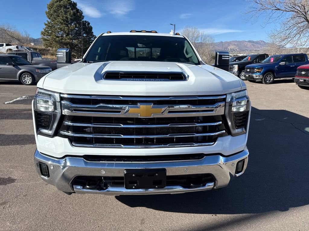 Used 2024 Chevrolet Silverado 3500 LTZ w/ LTZ Convenience Package image 9