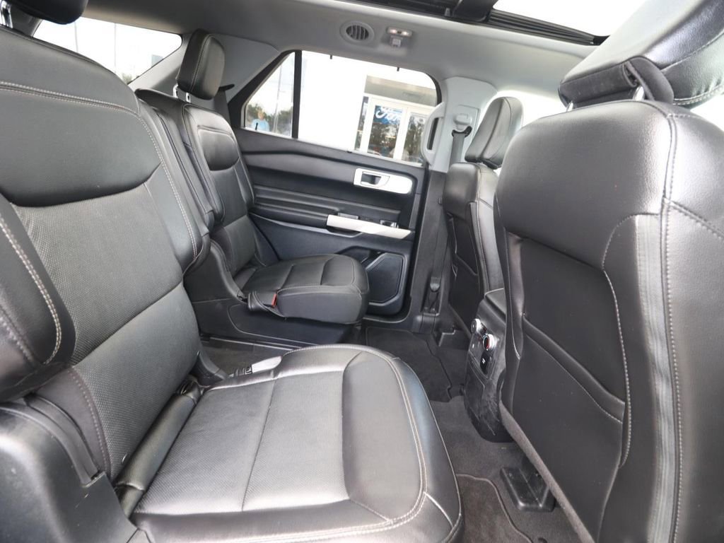 Certified 2022 Ford Explorer Limited w/ Limited Technology Package image 25