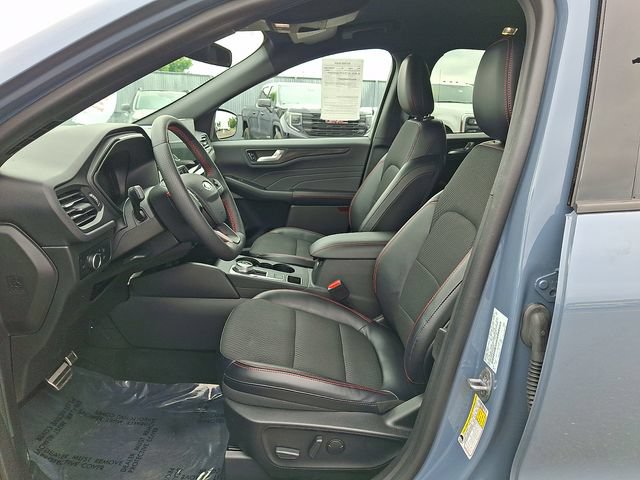 Certified 2023 Ford Escape ST-Line w/ Tech Pack #1 AWD/4WD image 13