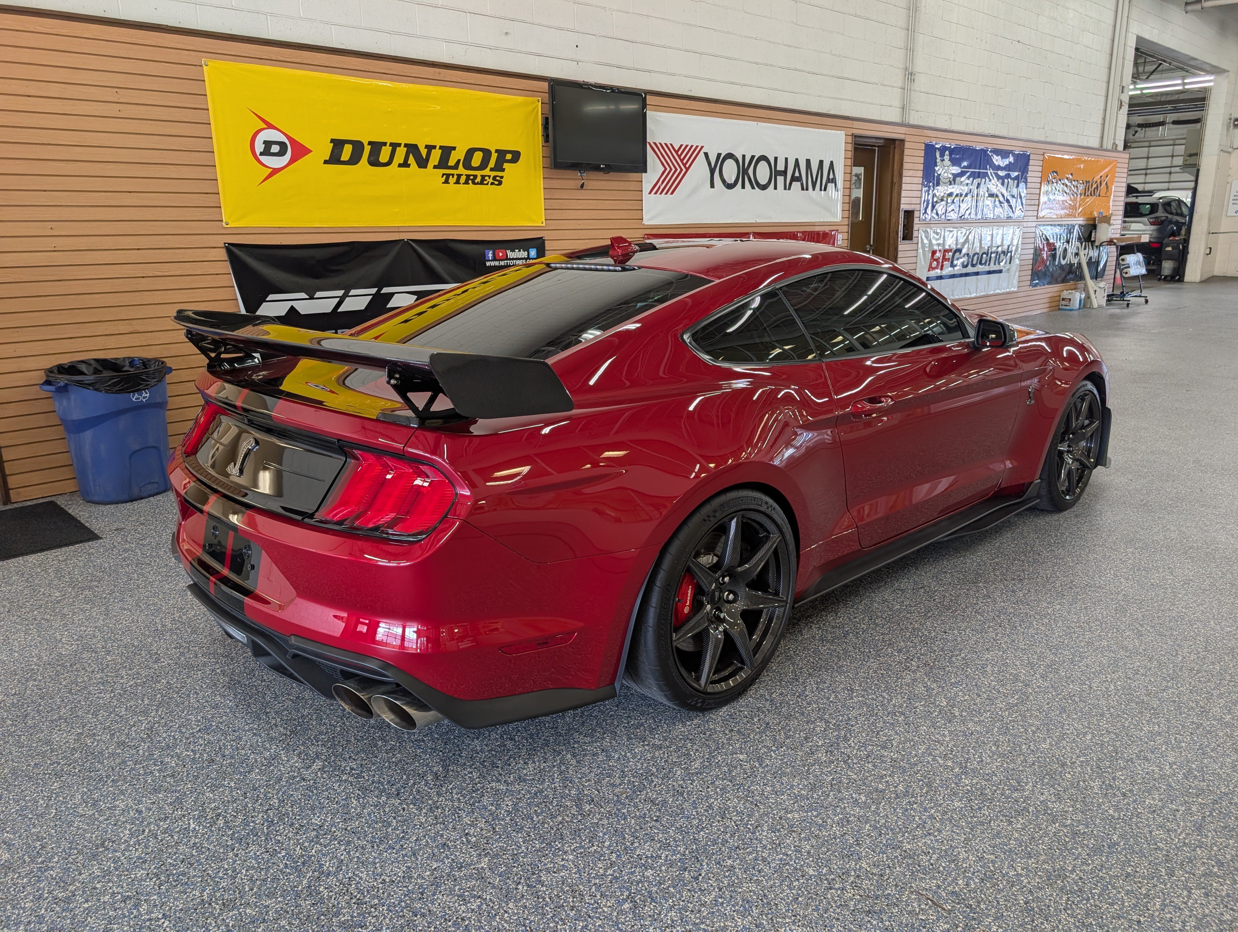 Certified 2020 Ford Mustang Shelby GT500 w/ Carbon Fiber Track Pack RWD image 7