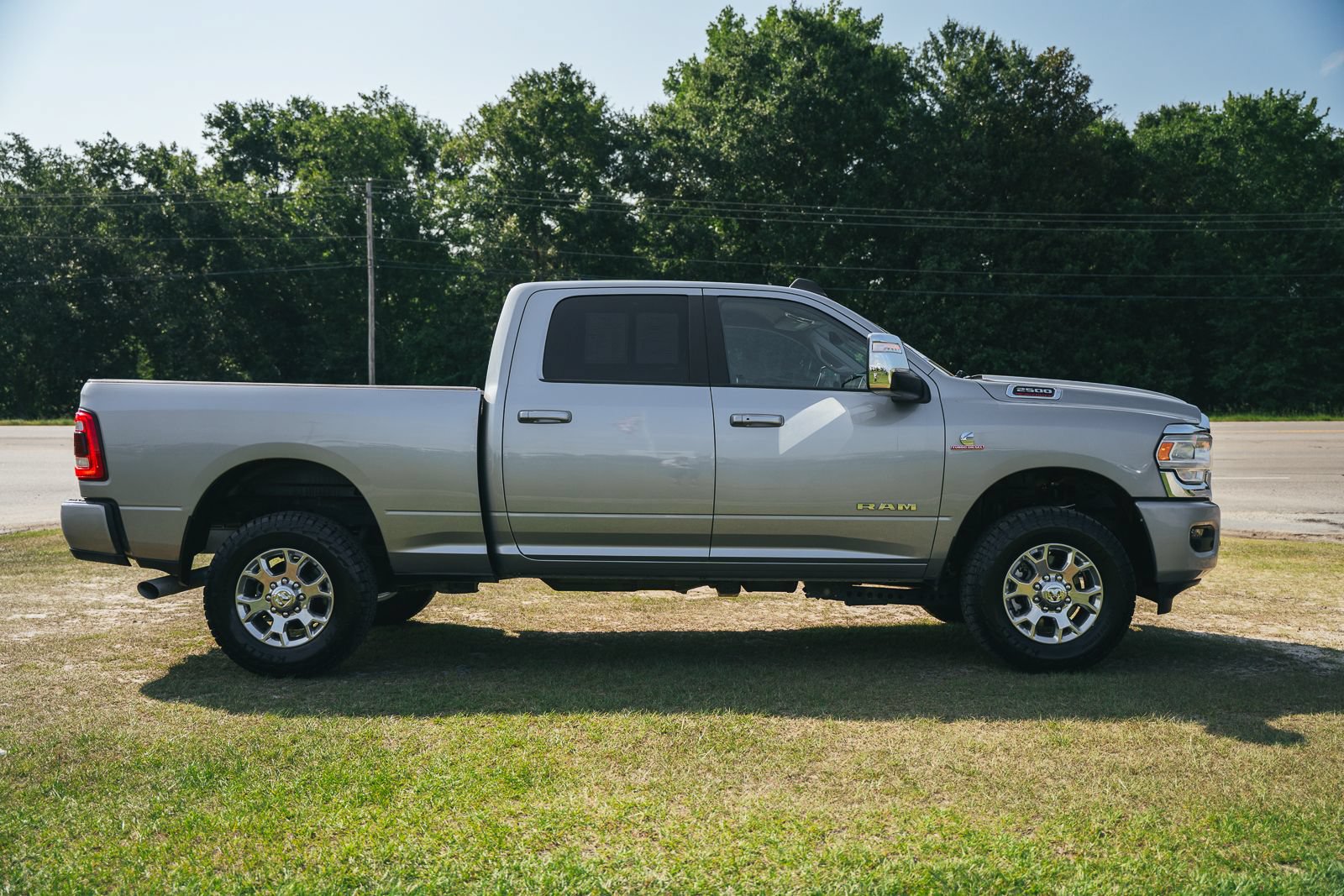 Used 2024 RAM 2500 Laramie w/ Safety Group AWD/4WD image 8
