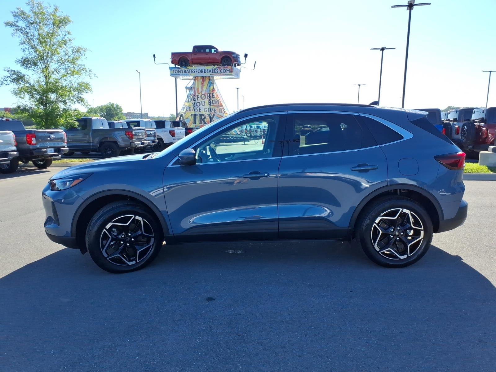Certified 2026 Ford Escape Platinum w/ Premium Technology Package AWD/4WD image 6