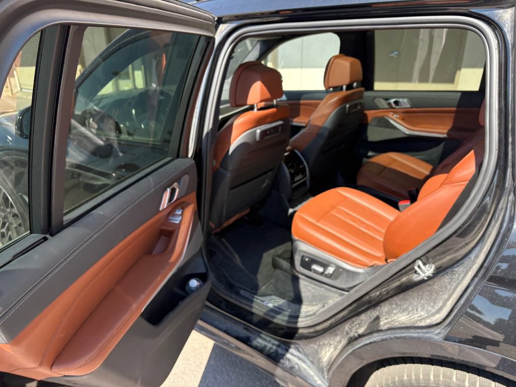 Used 2022 BMW X7 M50i AWD/4WD image 24