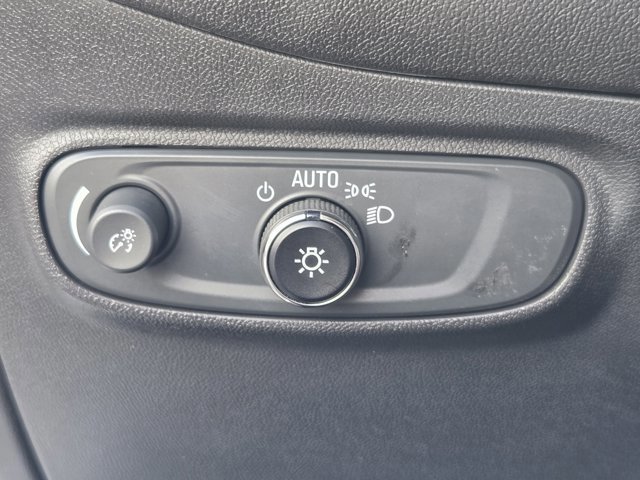 Used 2023 Chevrolet Equinox LT FWD image 19