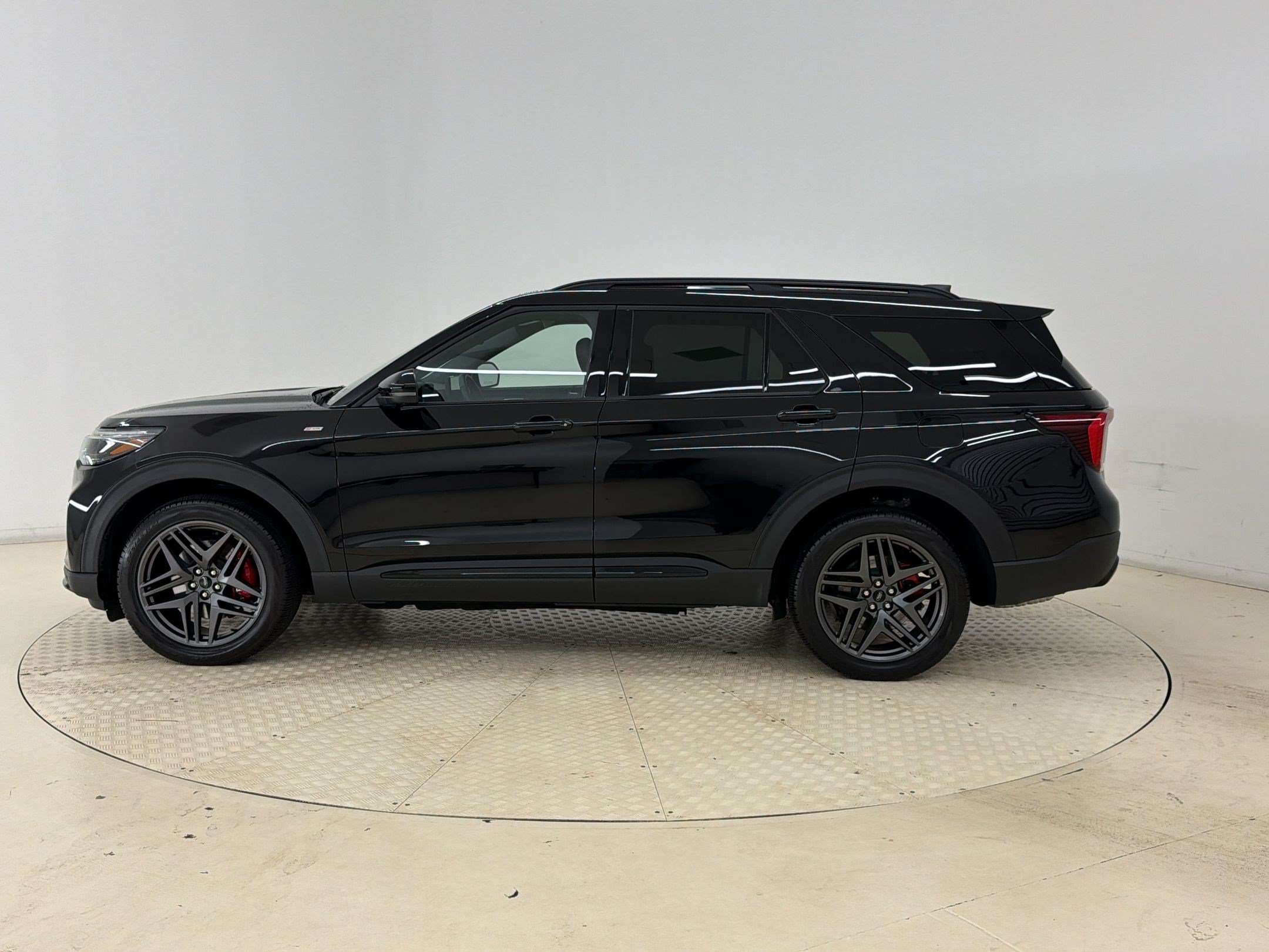Certified 2025 Ford Explorer ST-Line w/ Premium Package AWD/4WD video 2