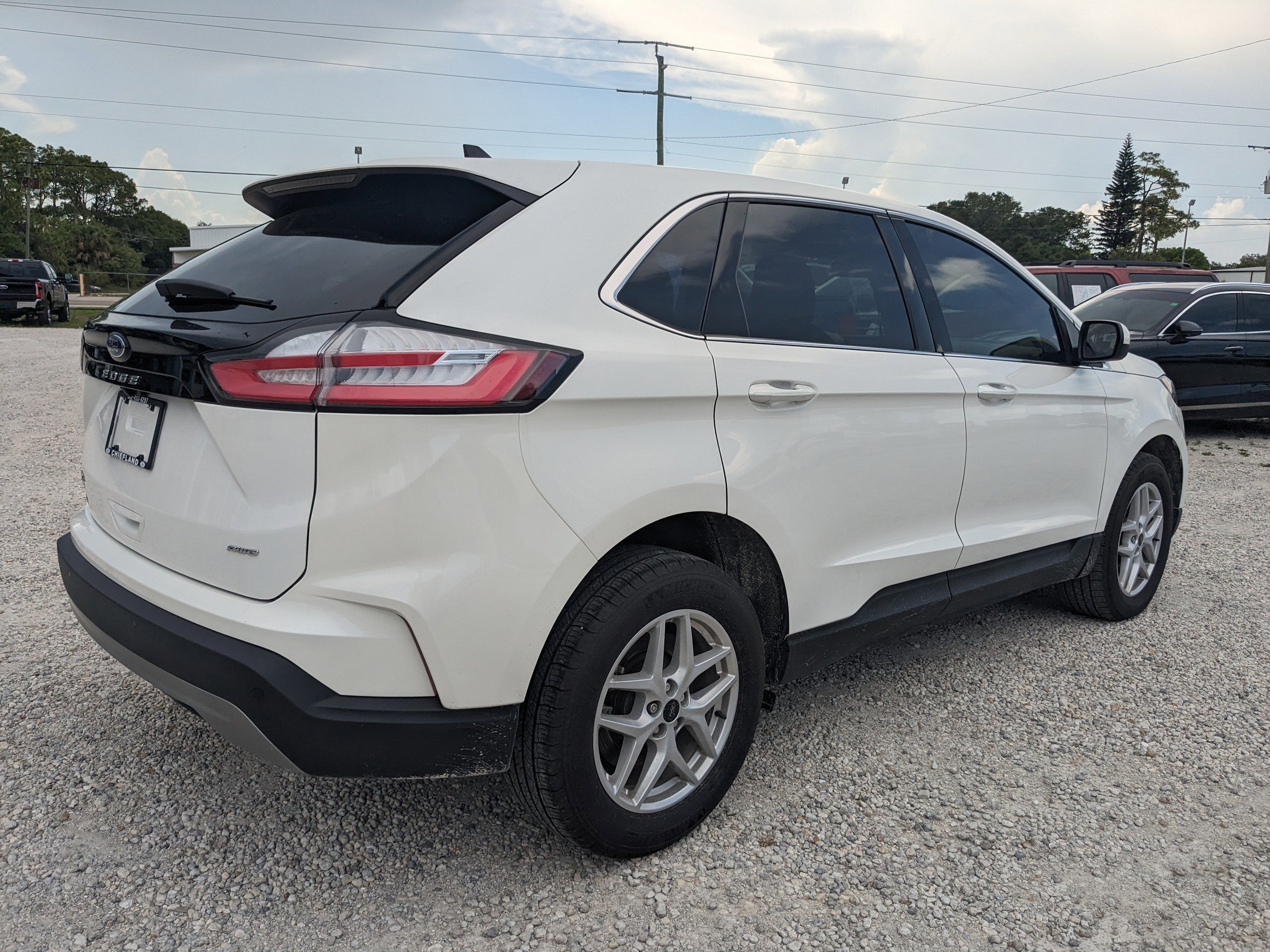 Certified 2023 Ford Edge SEL w/ Convenience Package AWD/4WD image 4