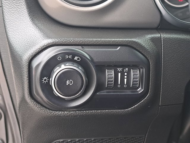 Used 2022 Jeep Wrangler Sport image 23