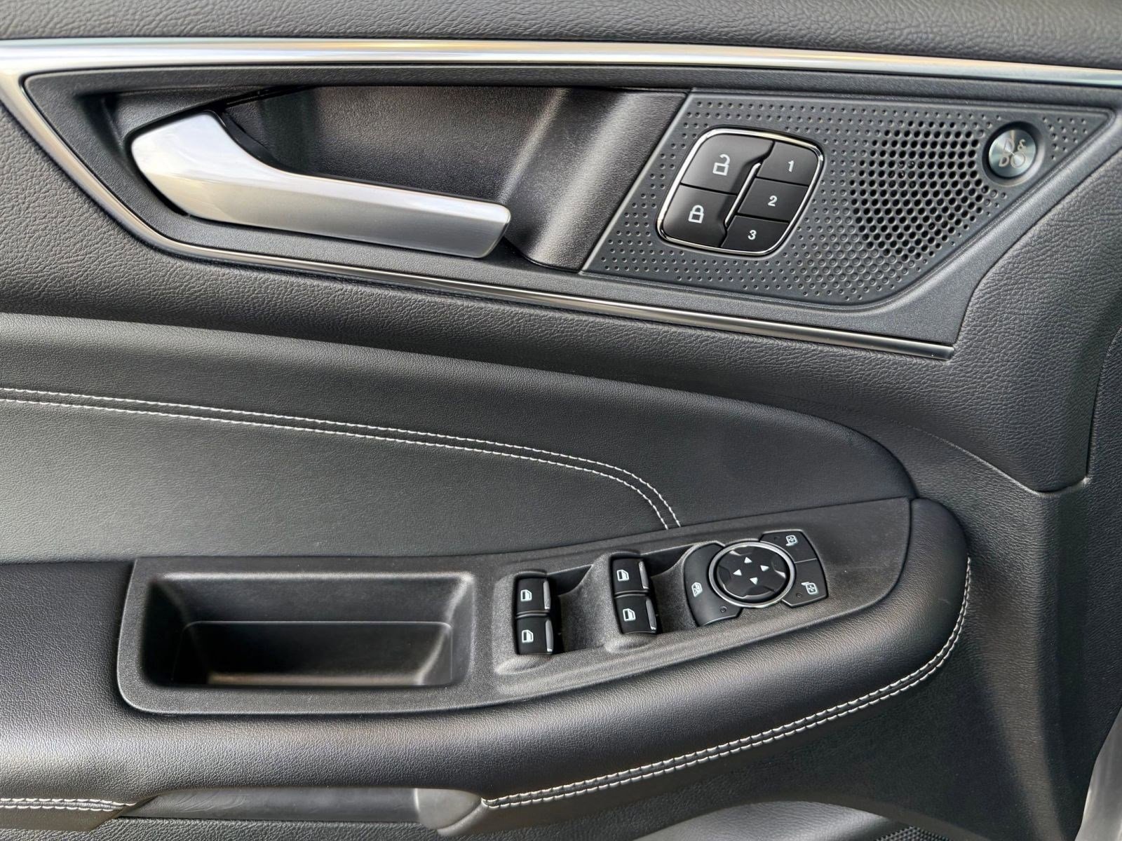 Certified 2024 Ford Edge Titanium image 13