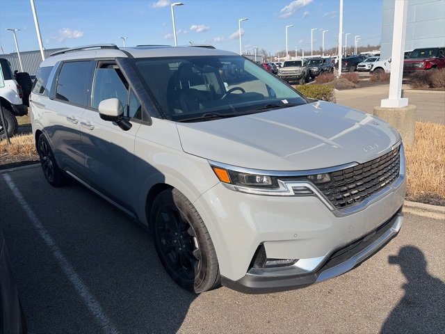 Used 2022 Kia Carnival SX Prestige image 3