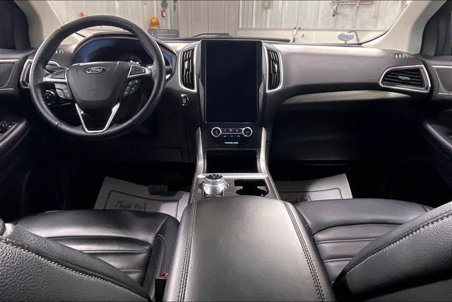 Certified 2024 Ford Edge SEL w/ Convenience Package AWD/4WD image 8