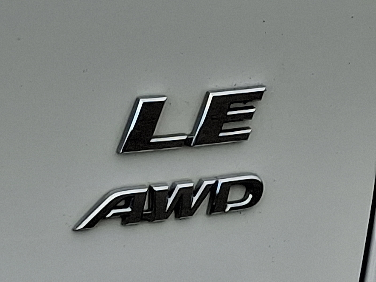 Used 2020 Toyota RAV4 LE w/ Carpet Mat Package image 30