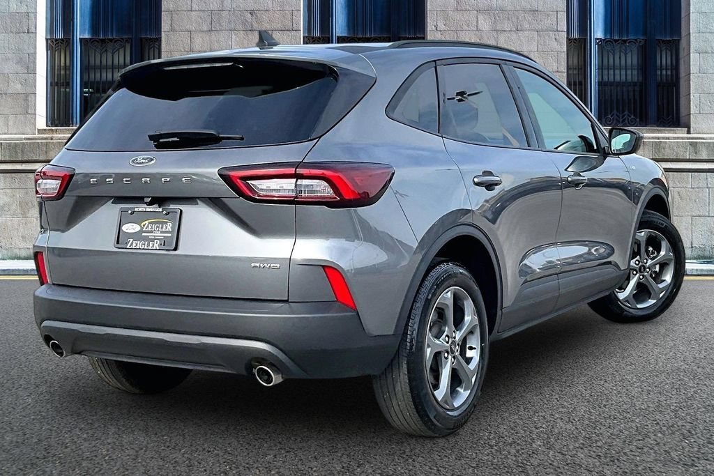 Certified 2025 Ford Escape ST-Line Select AWD/4WD image 11