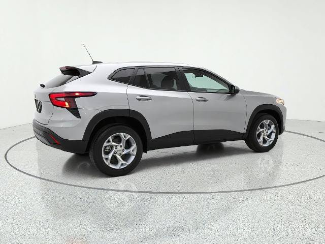 Used 2025 Chevrolet Trax LS w/ LS Convenience Package FWD image 8