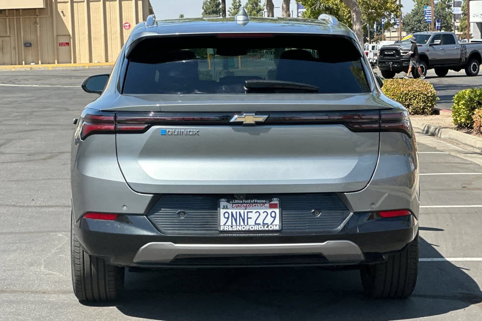 Used 2024 Chevrolet Equinox EV LT FWD image 8