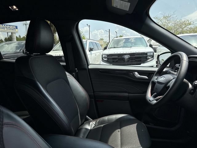 Certified 2025 Ford Escape ST-Line FWD image 10