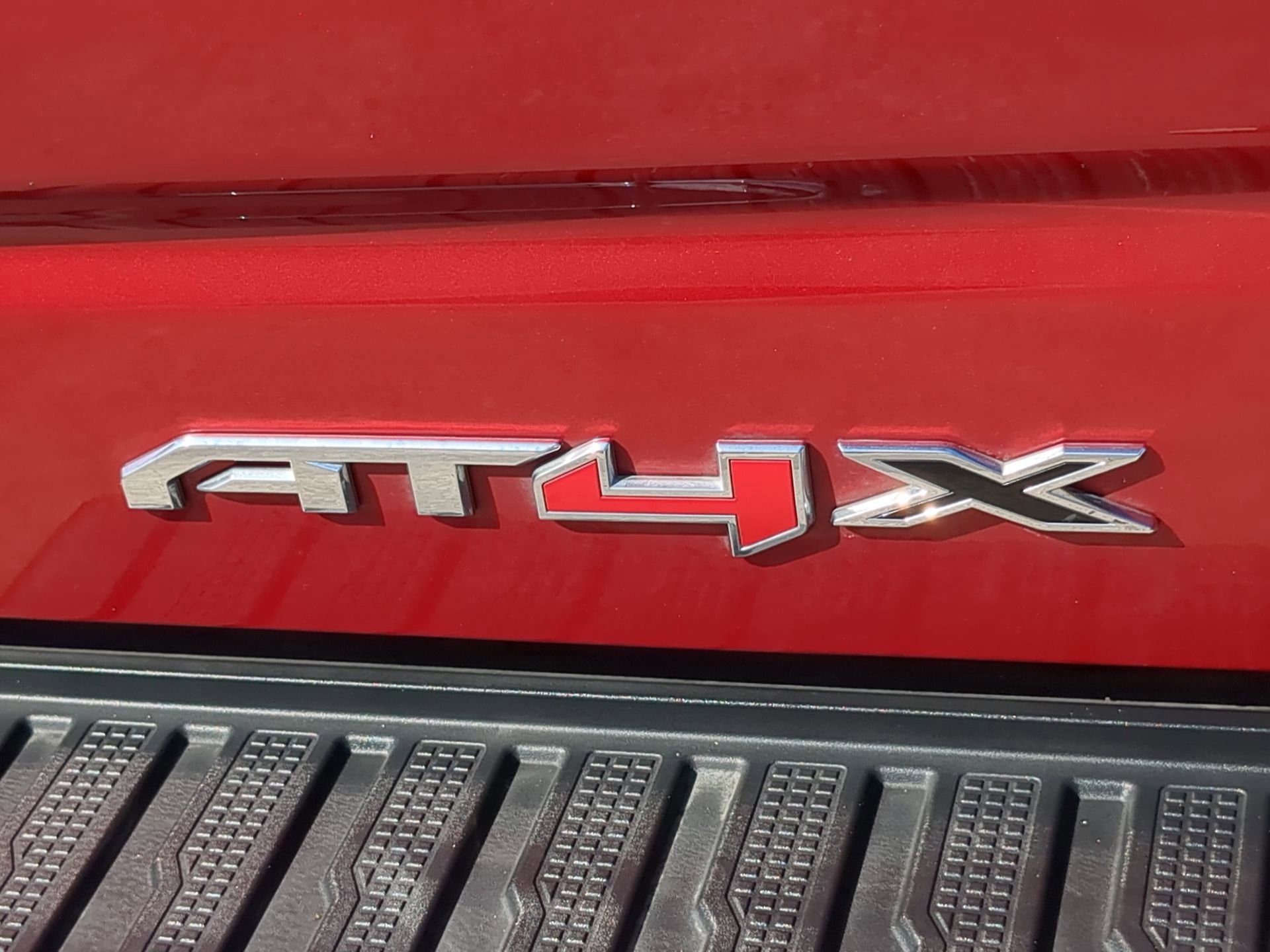 Used 2022 GMC Sierra 1500 AT4X image 39