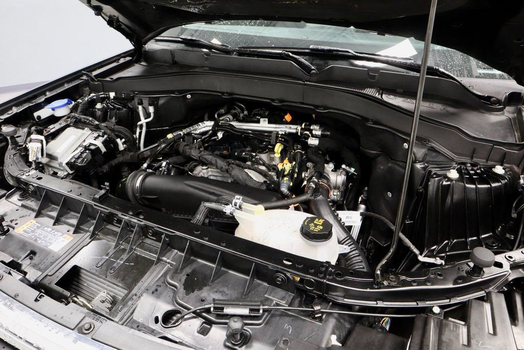 Certified 2025 Ford Explorer Active AWD/4WD image 17